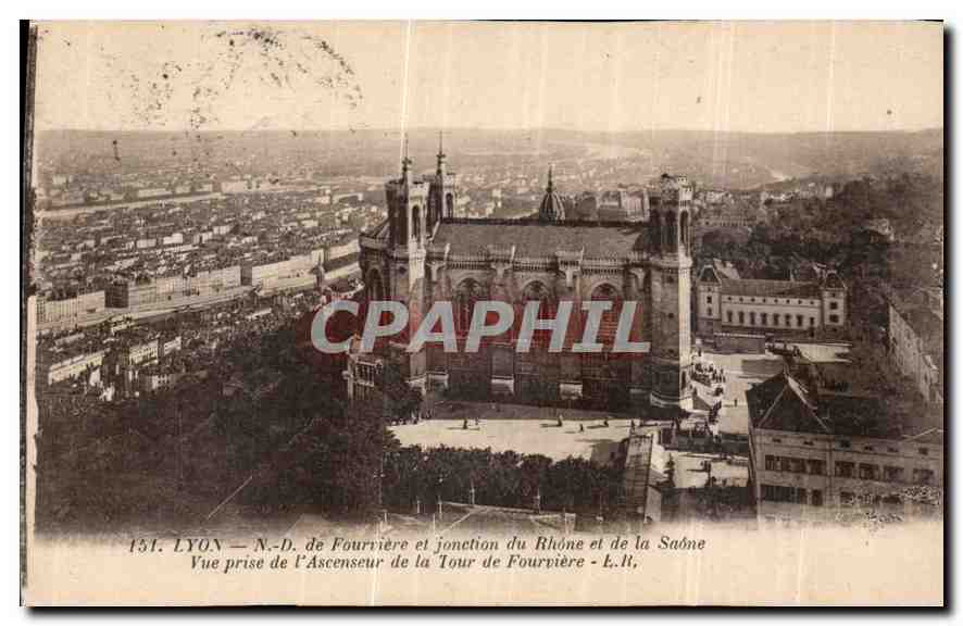 CPA Lyon N D de Fourviere et jonction du Rhone et de la Saone Vue prise de l'Ascenseur de la Tour de