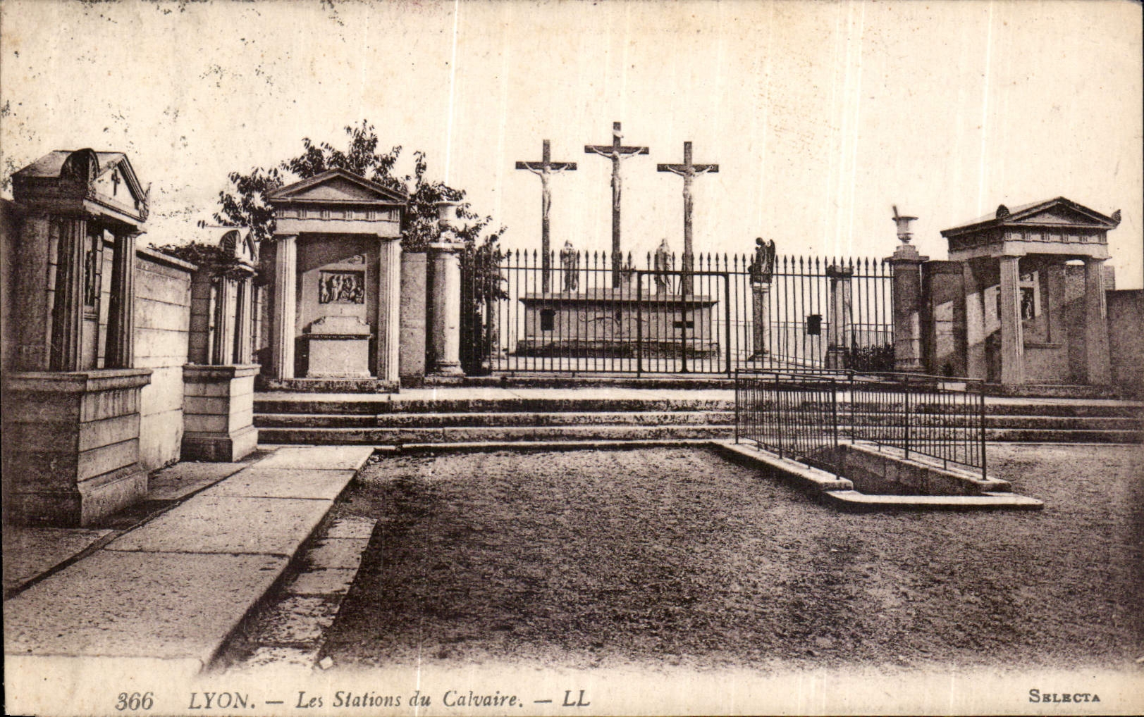 CPA Lyon Les Stations du Calvaire 