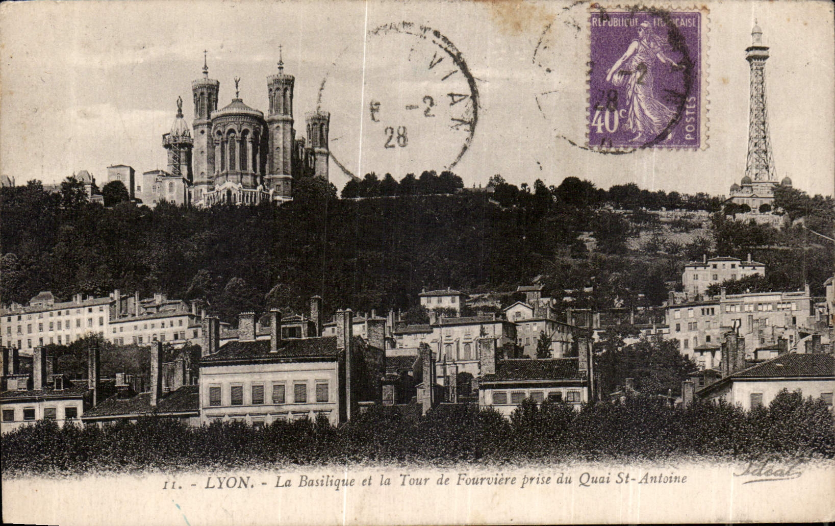 CPA Lyon La Basilique et la Tour de Fourviere prise du Quai St Antoine 