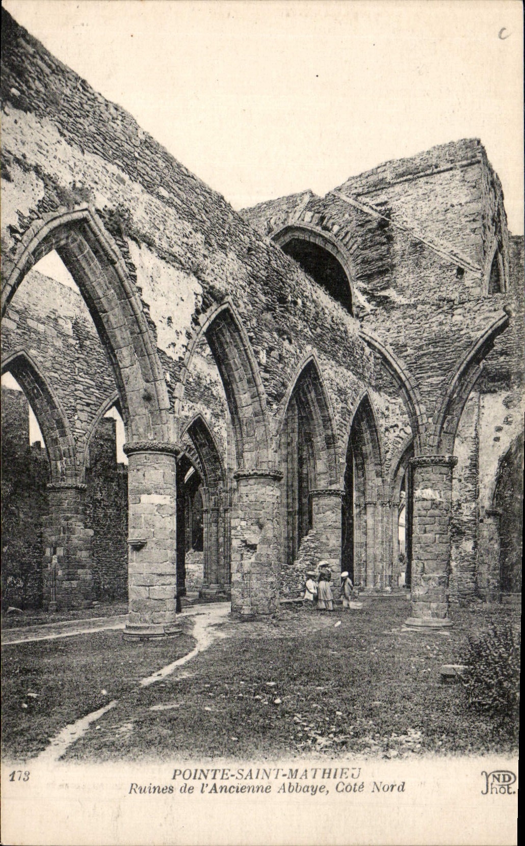 CPA Pointe Saint Mathieu Ruines de l'Ancienne Abbaye Cote Nord 