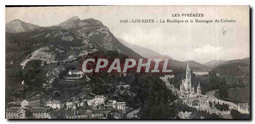 CPA Les Pyrenees Lourdes La Basilique et la Montagne du Calvaire 