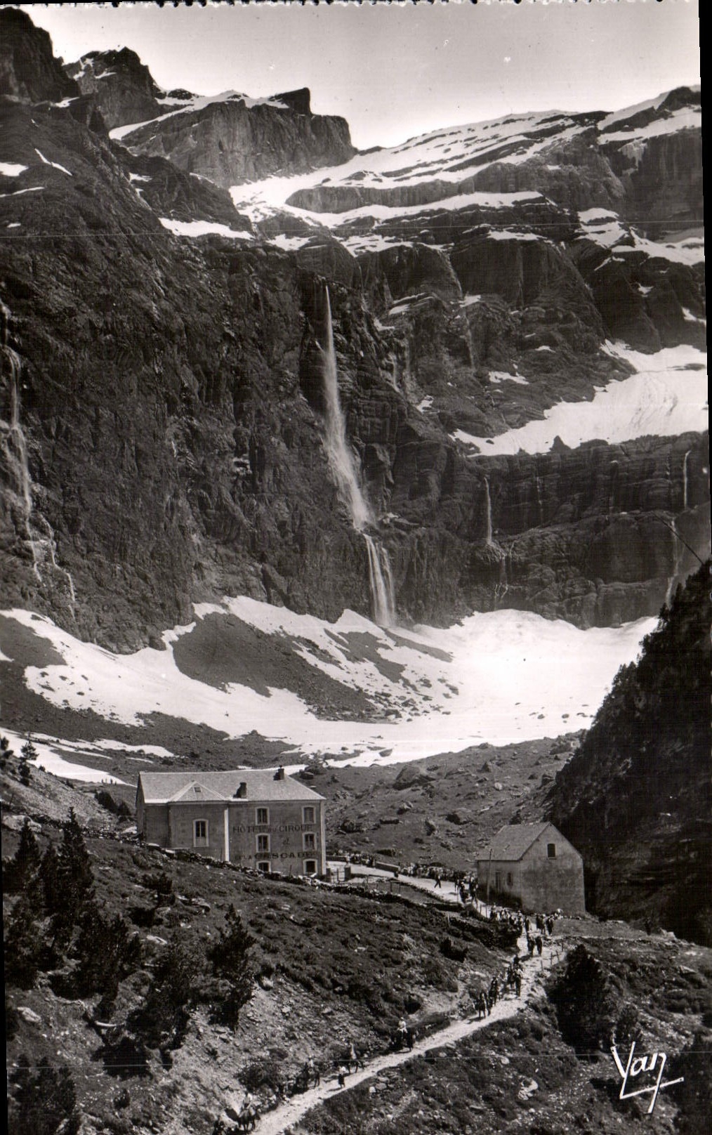 CPA Gavarnie l'Hotel du Cirque et la Grande Cascade 