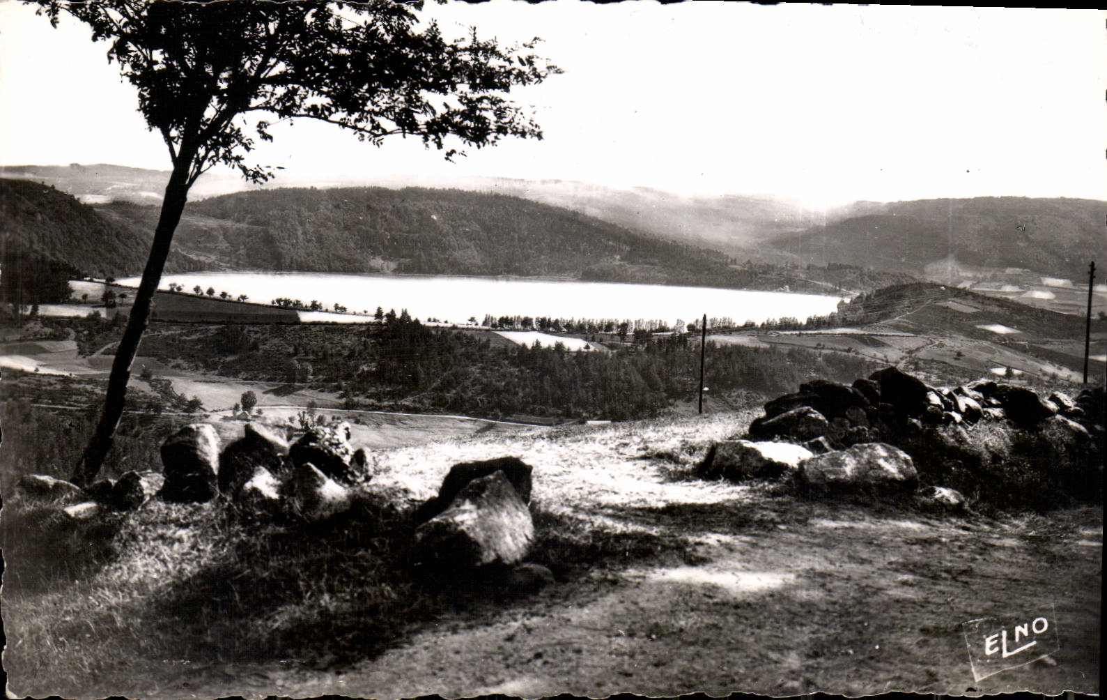 Lac d'Issarlès (Ardèche) — Paysage — Édition Marierit-Béron — n° 10595