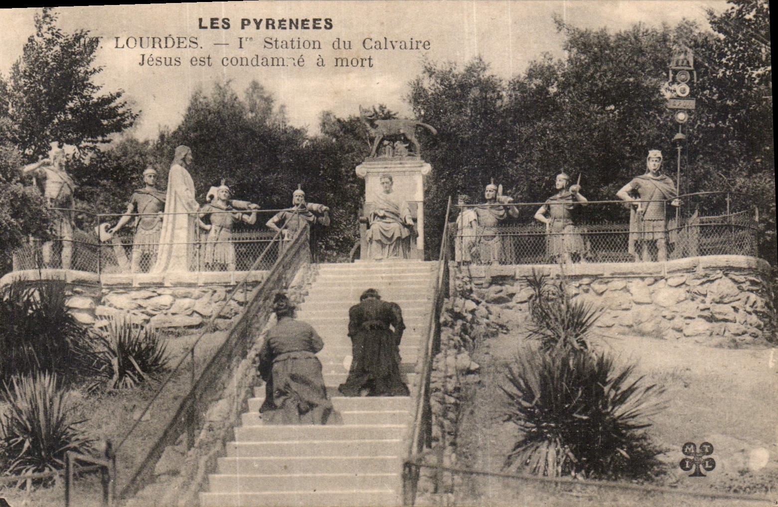CPA Les Pyrenees Lourdes I station du Calvaire Jesus est condamne a mort 