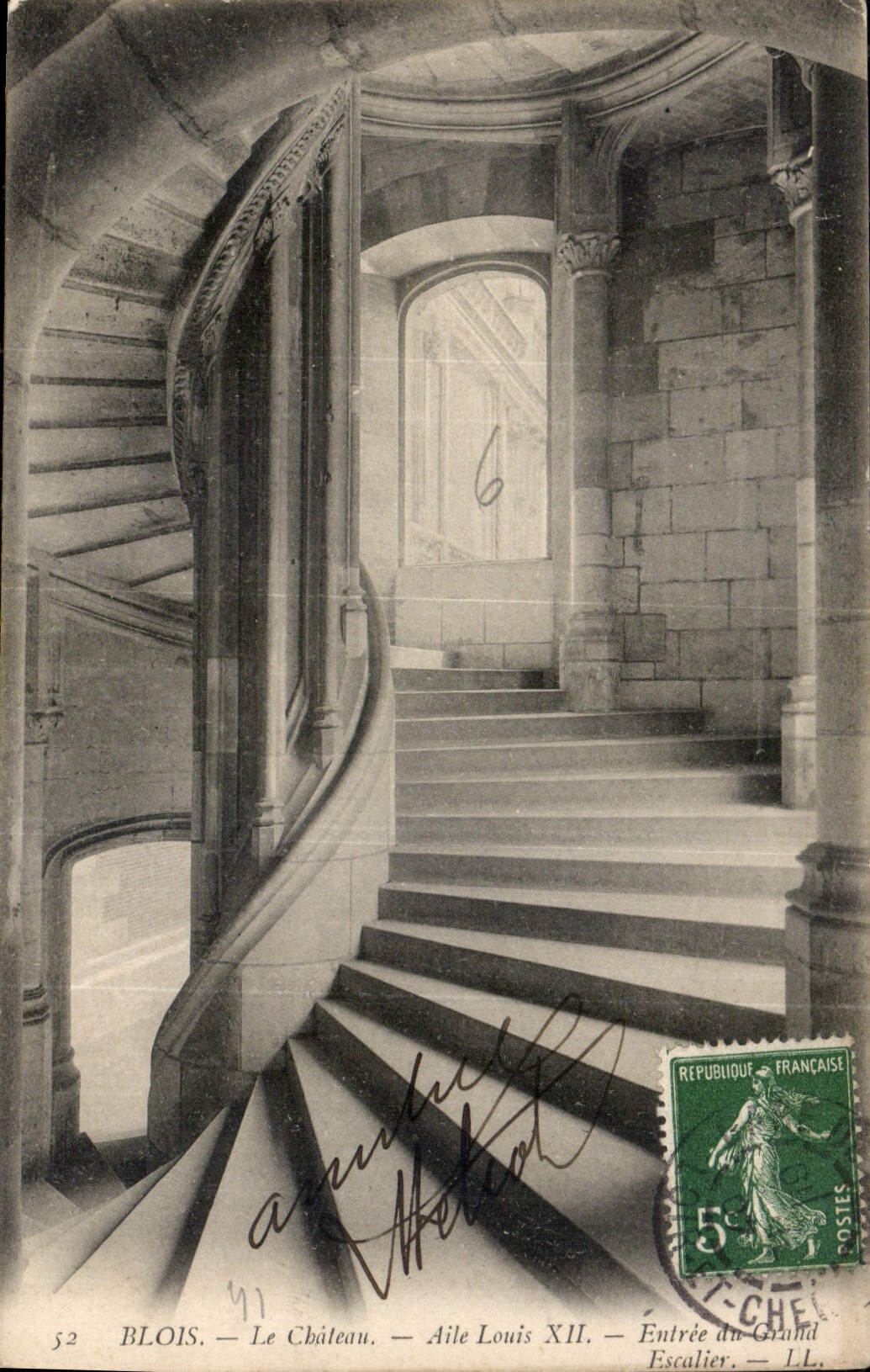 CPA Blois le Chateau Aile Louis XII entree du Grand Escalier 