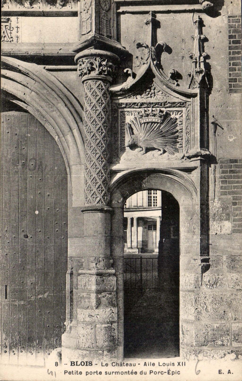 CPA Blois le Chateau Aile Louis XII petite porte surmontee du Porc Epic 