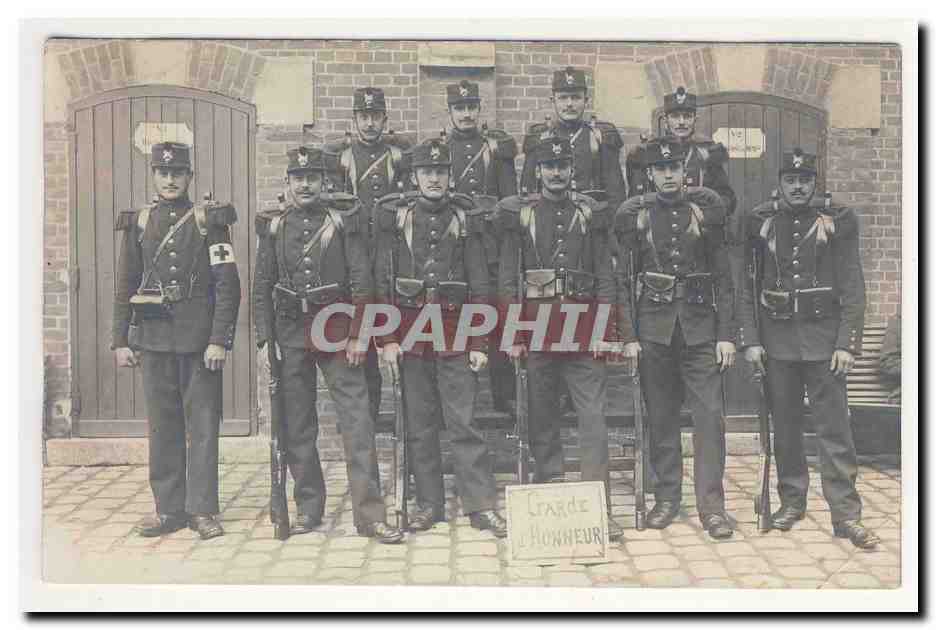 Garde du Monneur — soldados en uniforme de campaña — editor no identificado