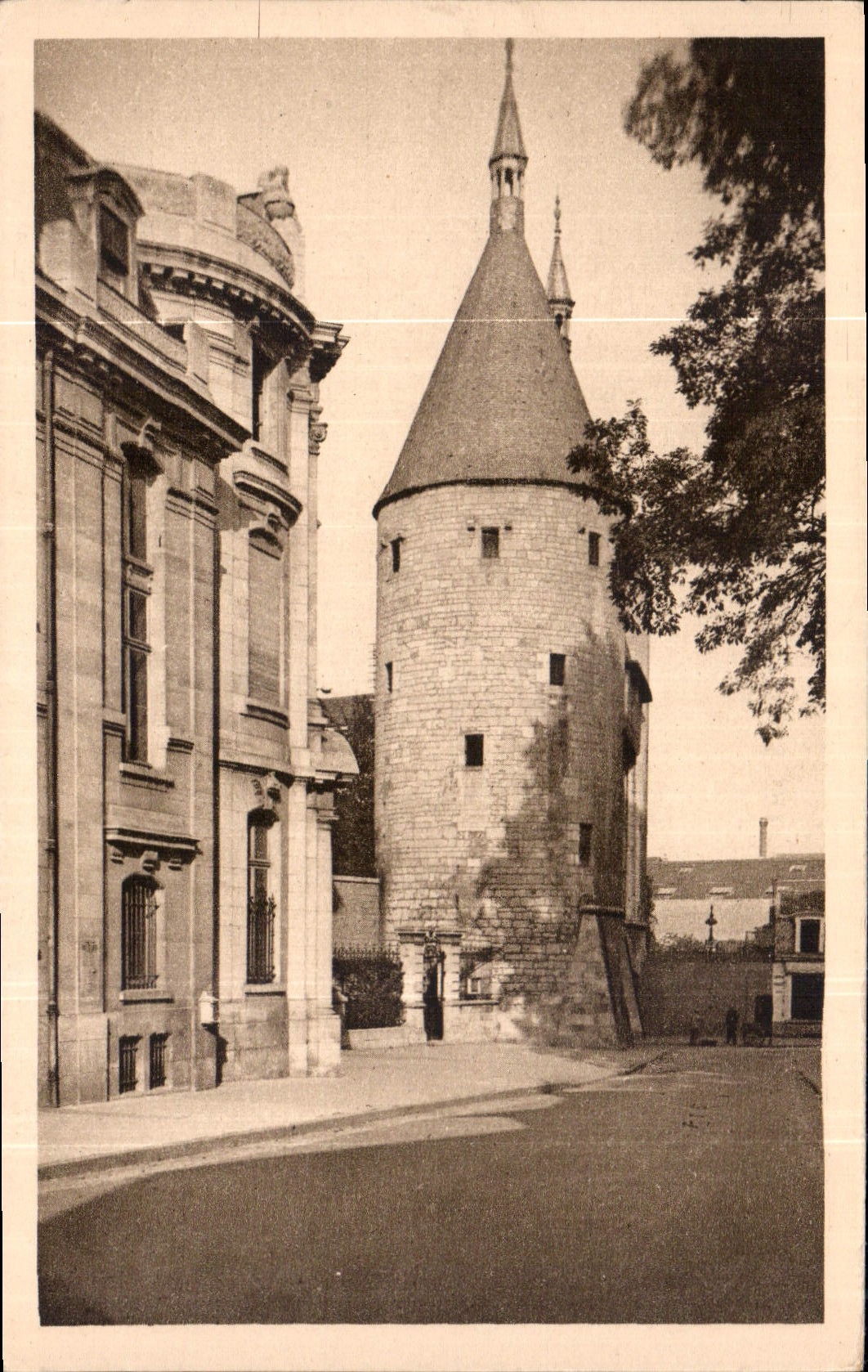 Porte de la Craffe — Nancy — Magasins Réunis éditeurs