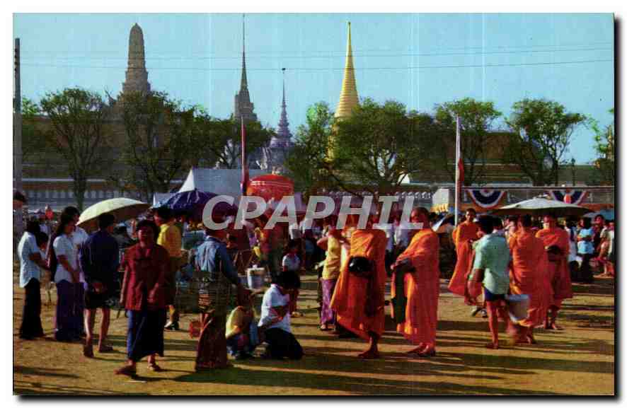 CPA New Year's festival in Royal ground Snam Luang to give food alrus to bonzes 