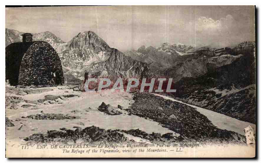 Env. de Cauterets — Le Refuge du Vignemale, vue des montagnes — LL