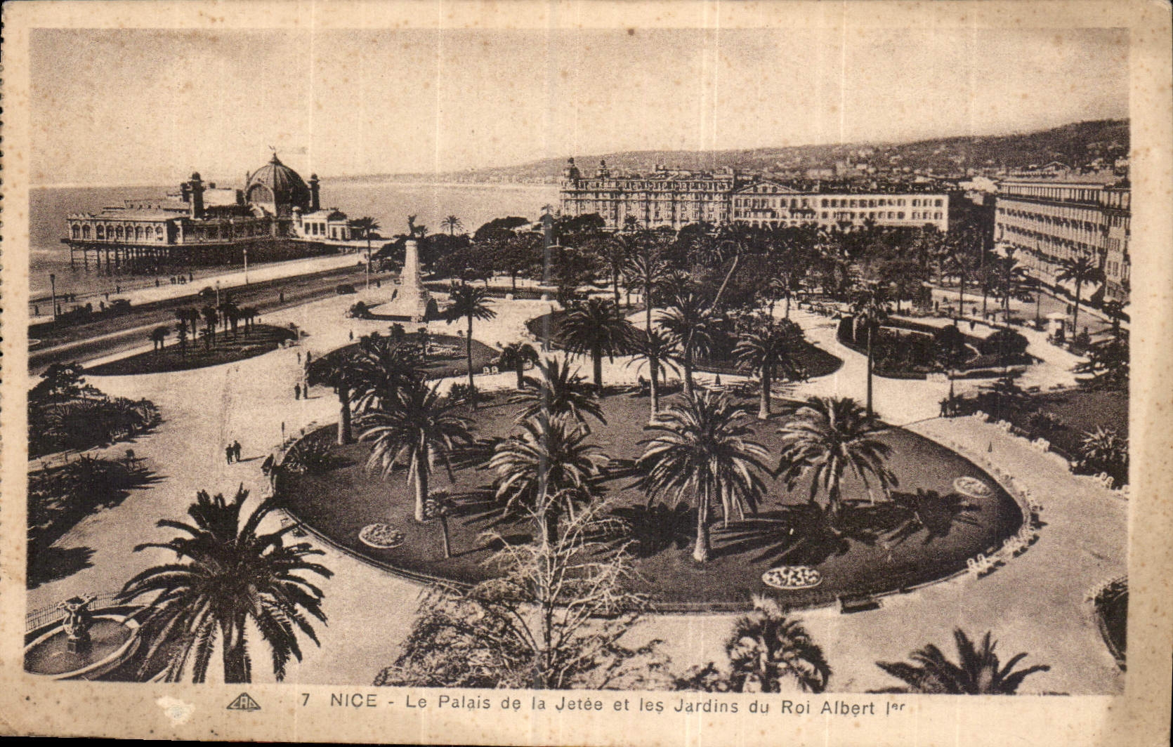 CPA Nice le Palais de la Jetee et les Jardins du Roi Albert Ier 