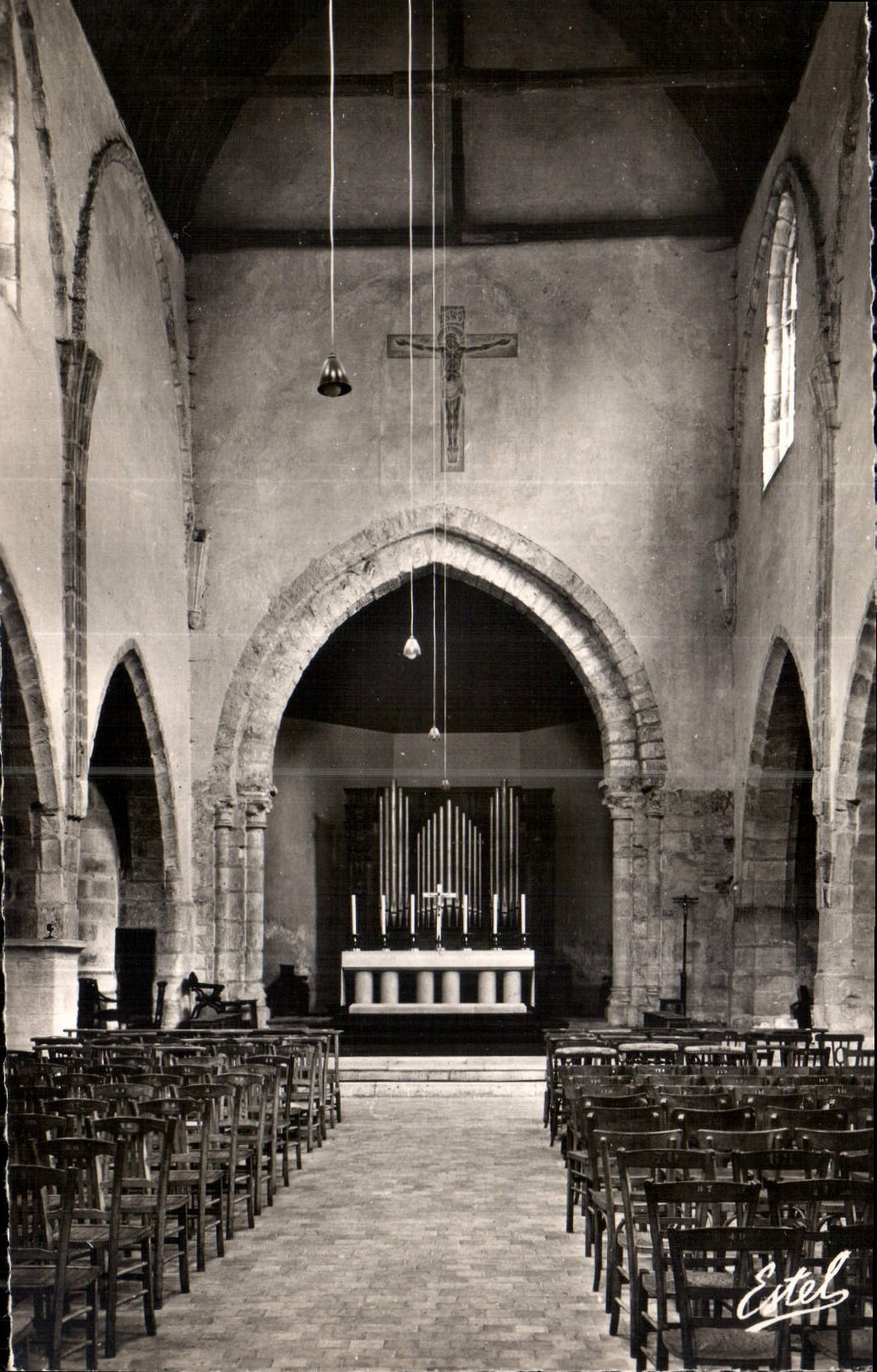 CPA Epernon Interieur de l'Eglise 