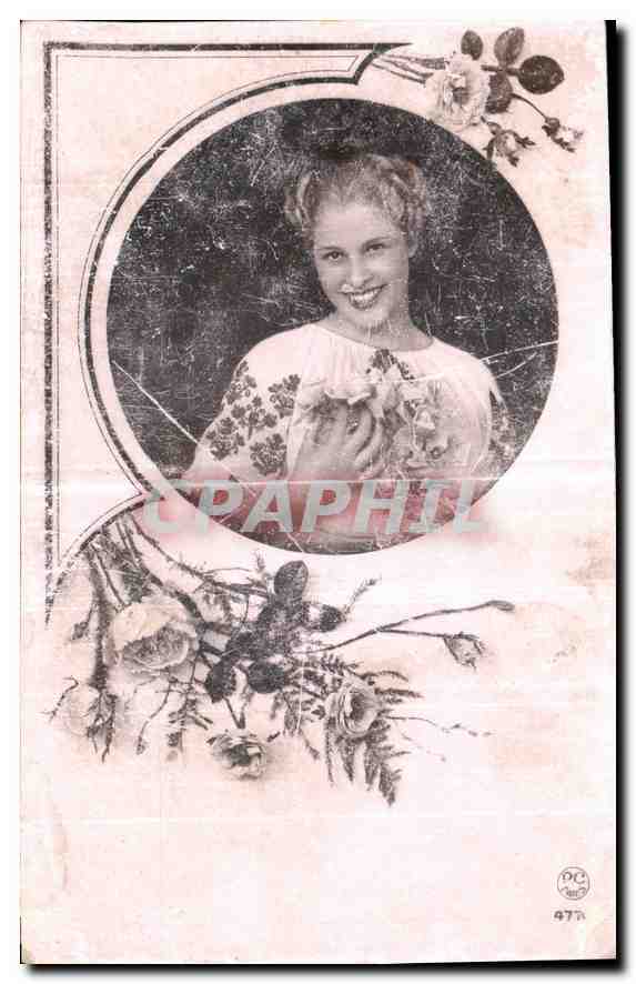 Jeune femme souriante — portrait encadré — P-C Paris n° 477