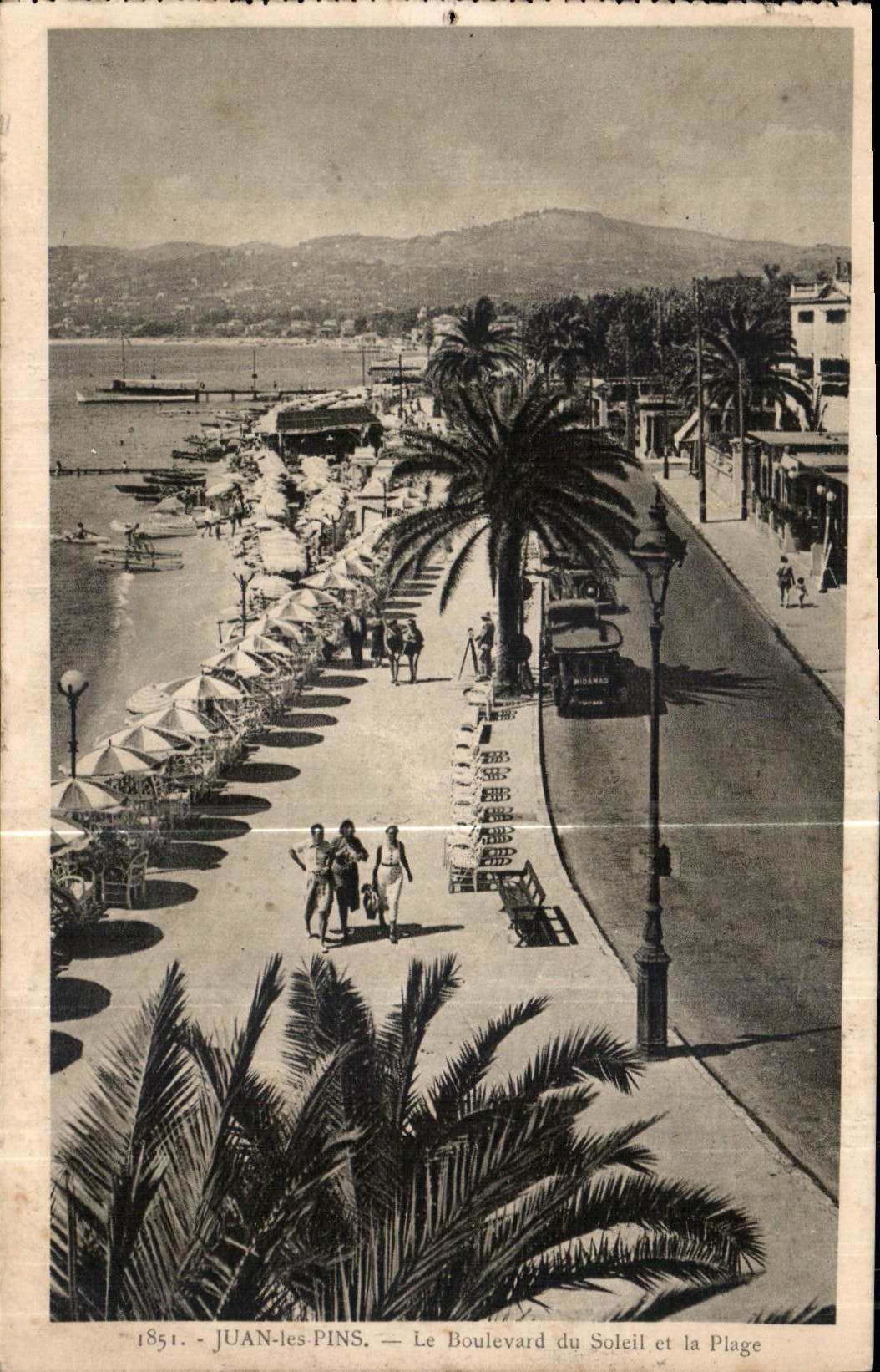 CPA Juan les Pins le Boulevard du Soleil etla Plage 