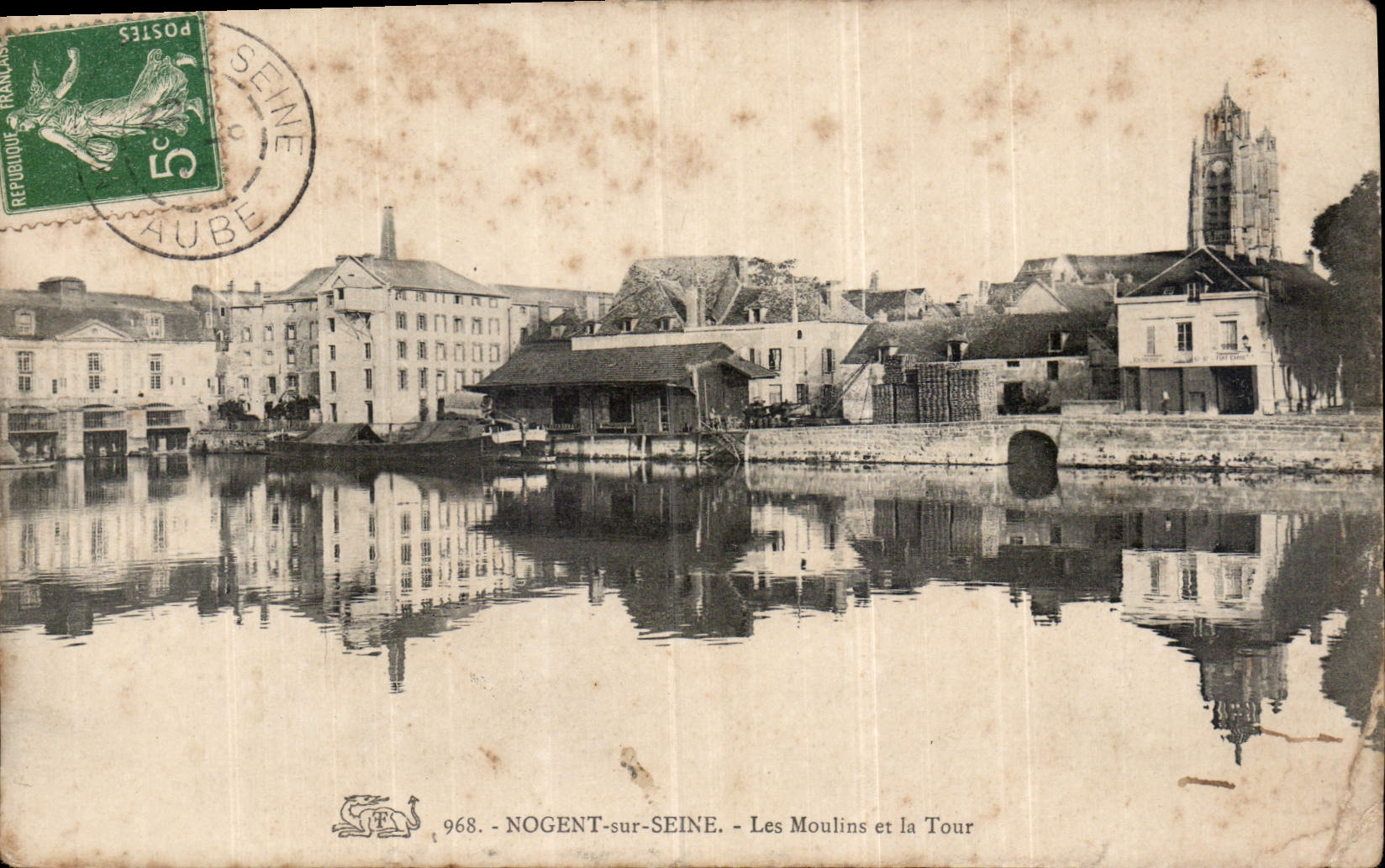 CPA Nogent sur Seine les Moulins et la Tour 