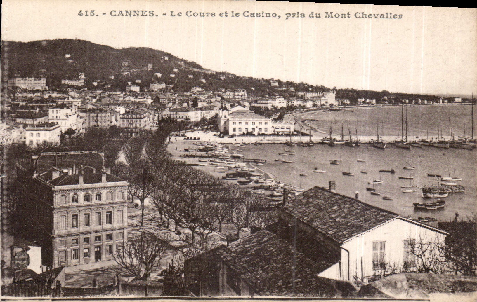 CPA Cannes le Cours et le Casino pris du Mont Chevalier 
