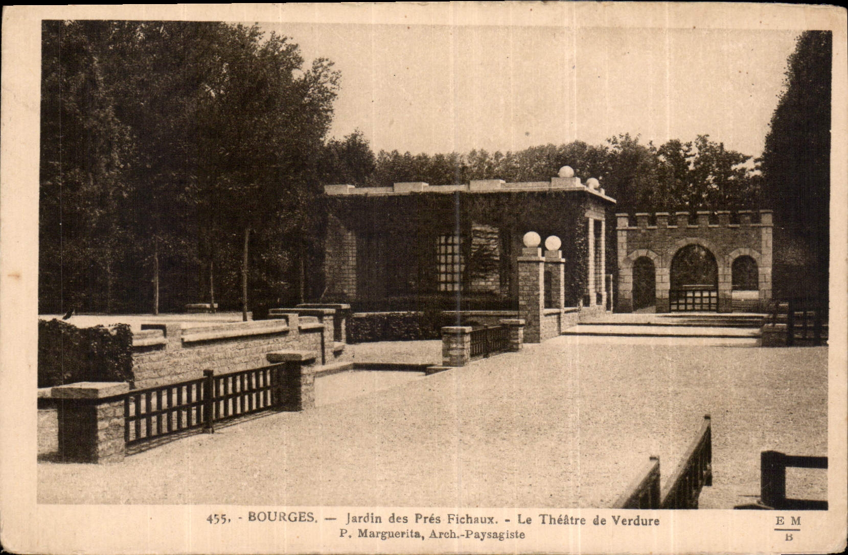 CPA Bourges Jardin des Pres Fichaux le Theatre de Verdure 