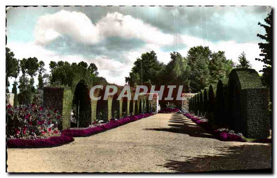 CPA Bourges Cher Jardin des Pres Fichaux les arcades 