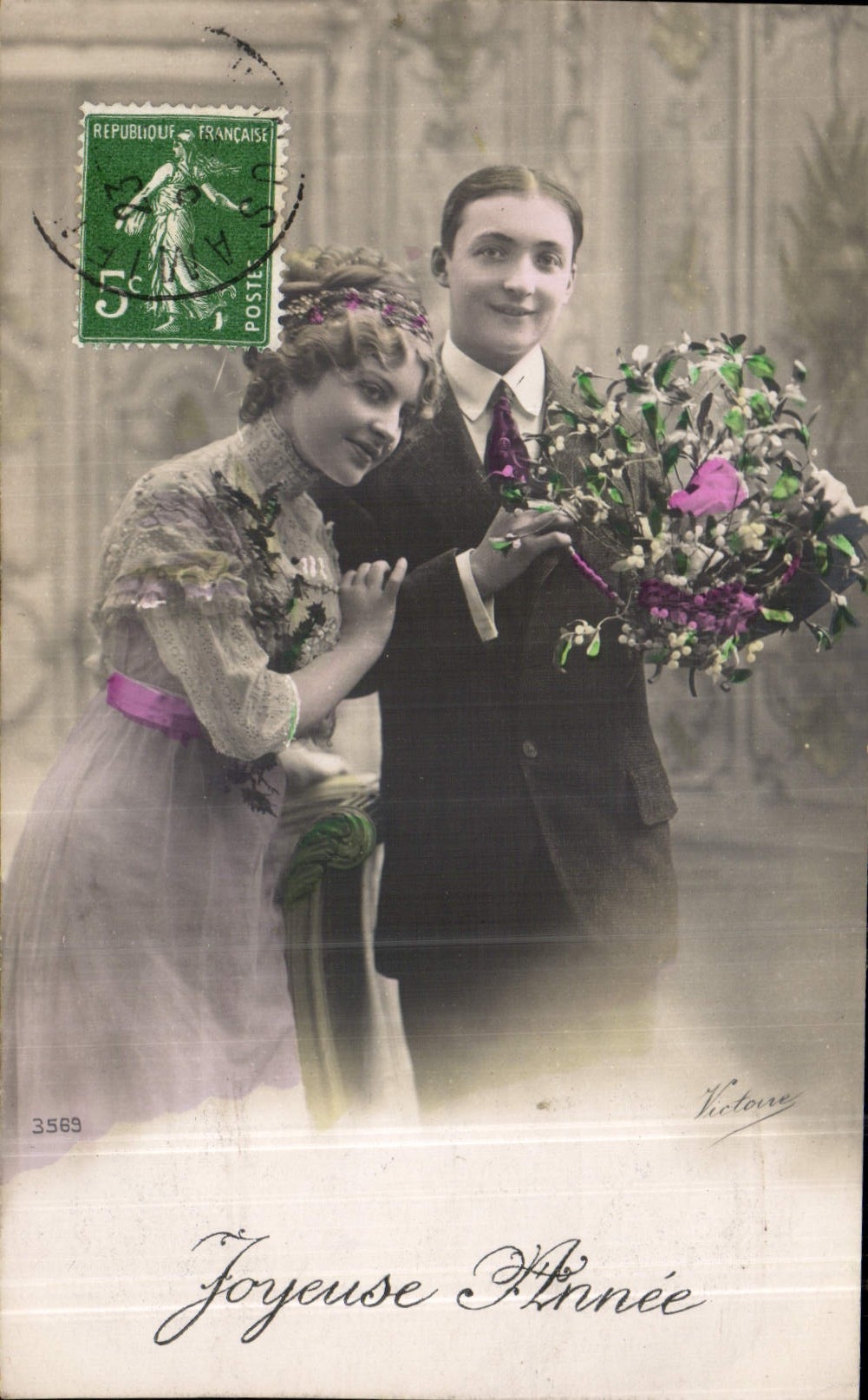 Jeune couple — Joyeuse Année — Victorine, n°3569 - Recto