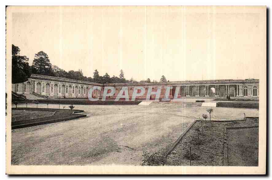 CPA Grand Trianon facade sur les Jardins 