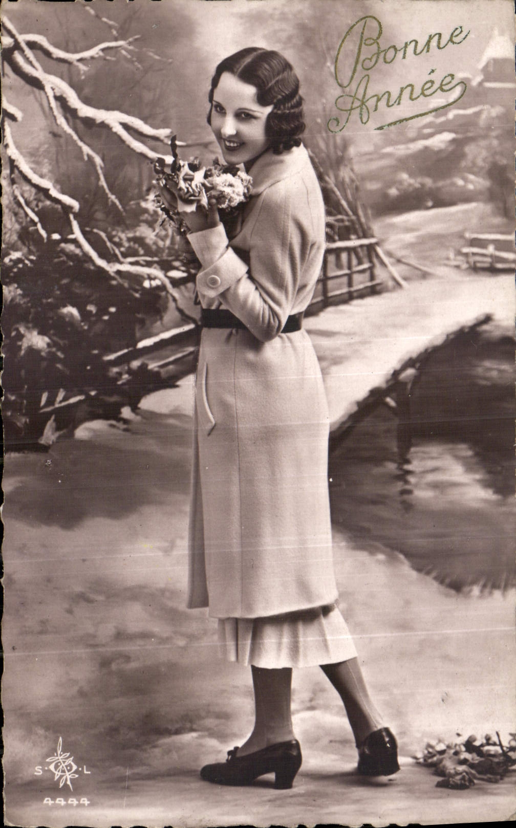 CPA Bonne annee Femme
