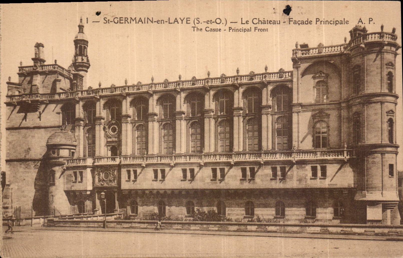 CPA St Germain en Laye S et O le Chateau facade principale 