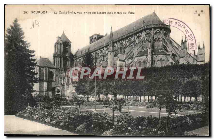 CPA Bourges La Cahedrale vue prise du jardin de l'Hotel de Ville 