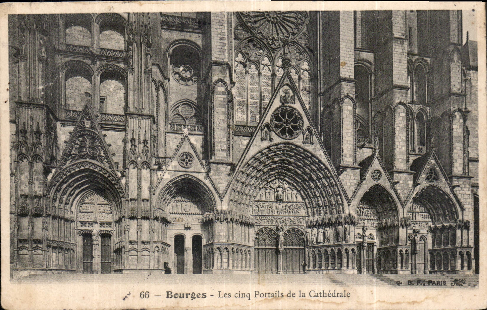 CPA Bourges Les Cinq Portails de la Cathedrale 