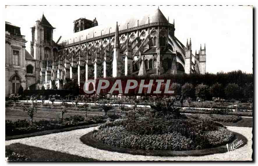 CPA Les Merveilles du Berry Bourges Cher les jardins de l'hotel de ville et la Cathedrale Saint Etie
