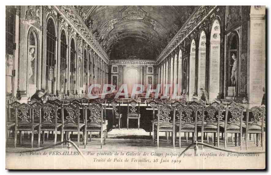 CPA Palais de Versailles Vue generale de la Galerie des glaces preparee pour la reseption des Plenip