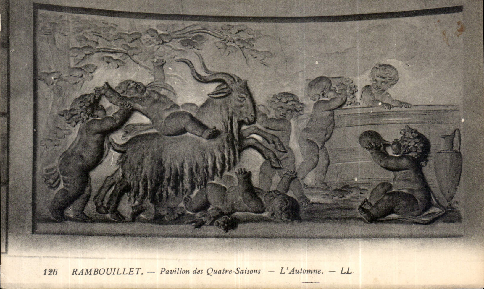 Rambouillet — Pavillon des Quatre-Saisons — Herbst — LL.
