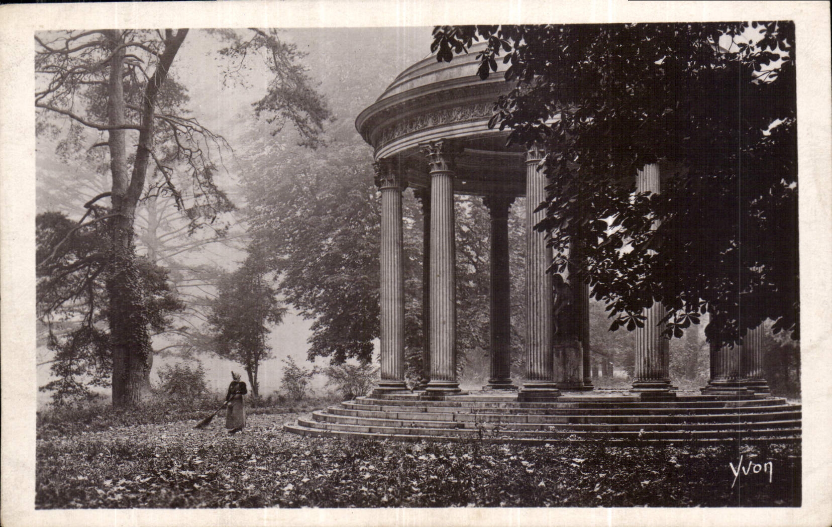 Petit Trianon — Temple de l'Amour — Éditions d'Art Yvon, Paris