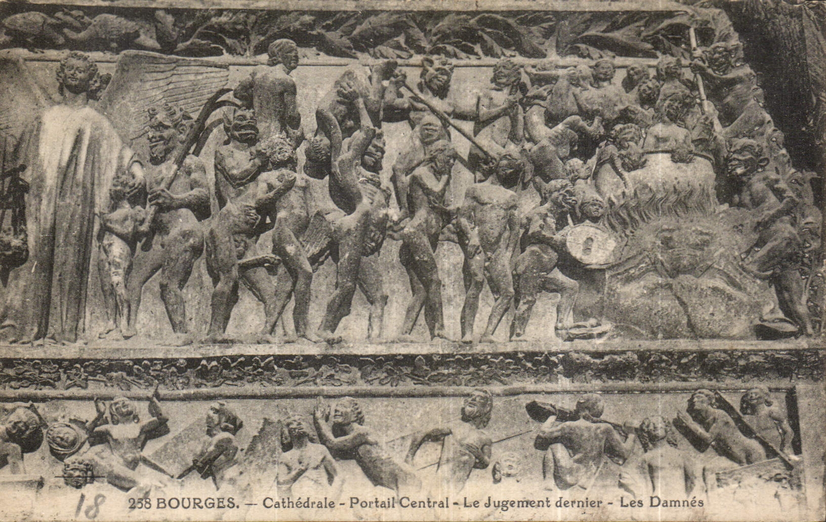 CPA Bourges Cathedrale portail central le Jugement dernier les Damnes 