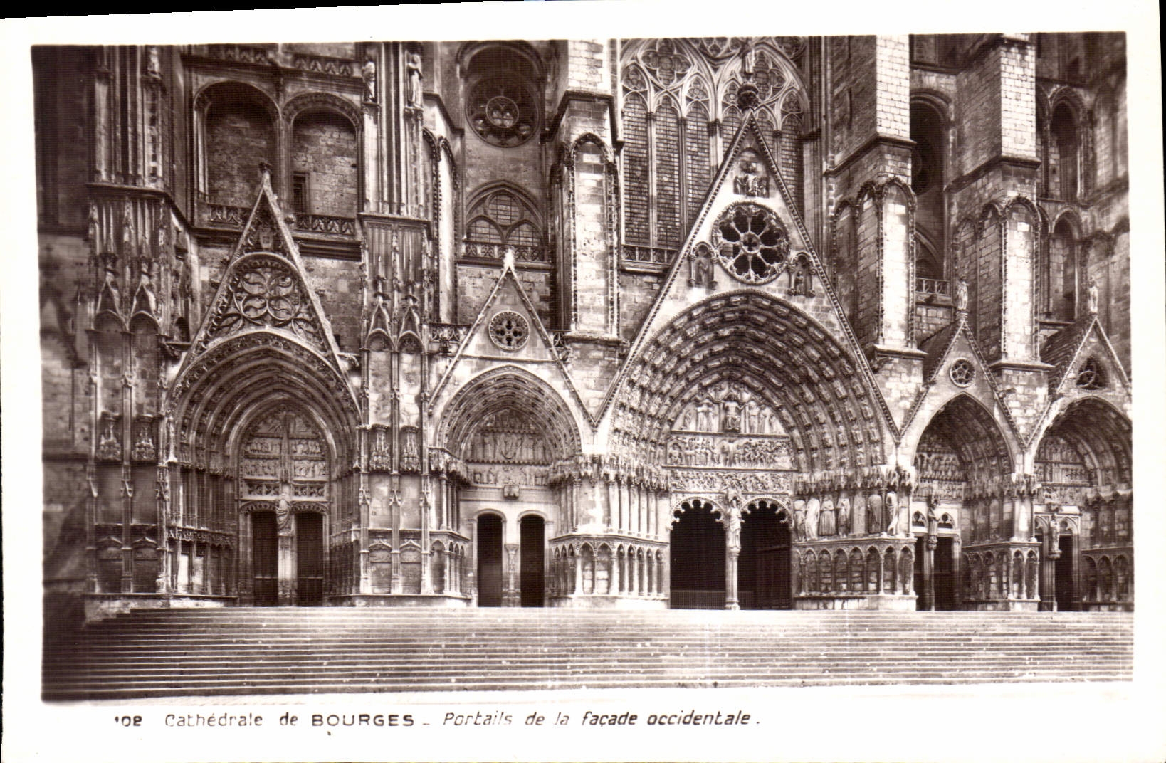 CPA Cathedrale de Bourges portail de la facade occidentale 