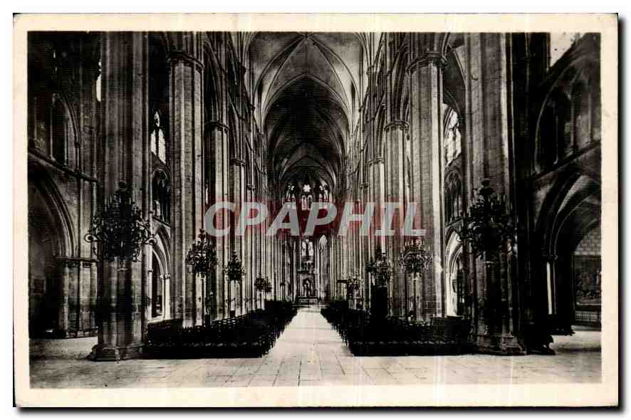 CPA Bourges interieur de la Cathedrale la grande nef 