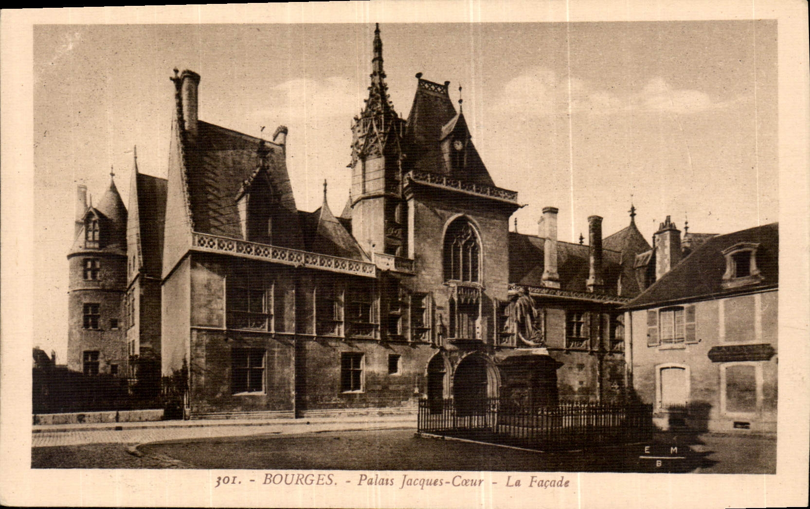 CPA Bourges Palais Jacques Coeur la facade 