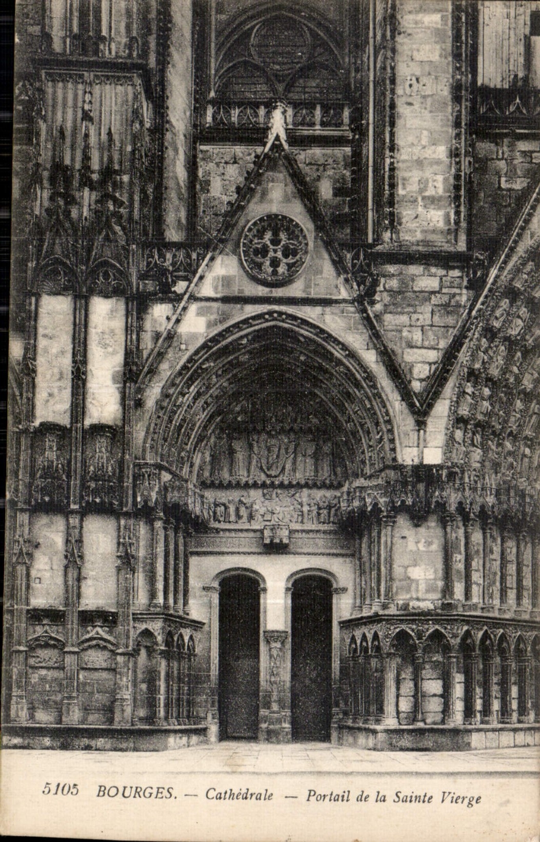 CPA Bourges Cathedrale Portail de la Sainte Vierge 