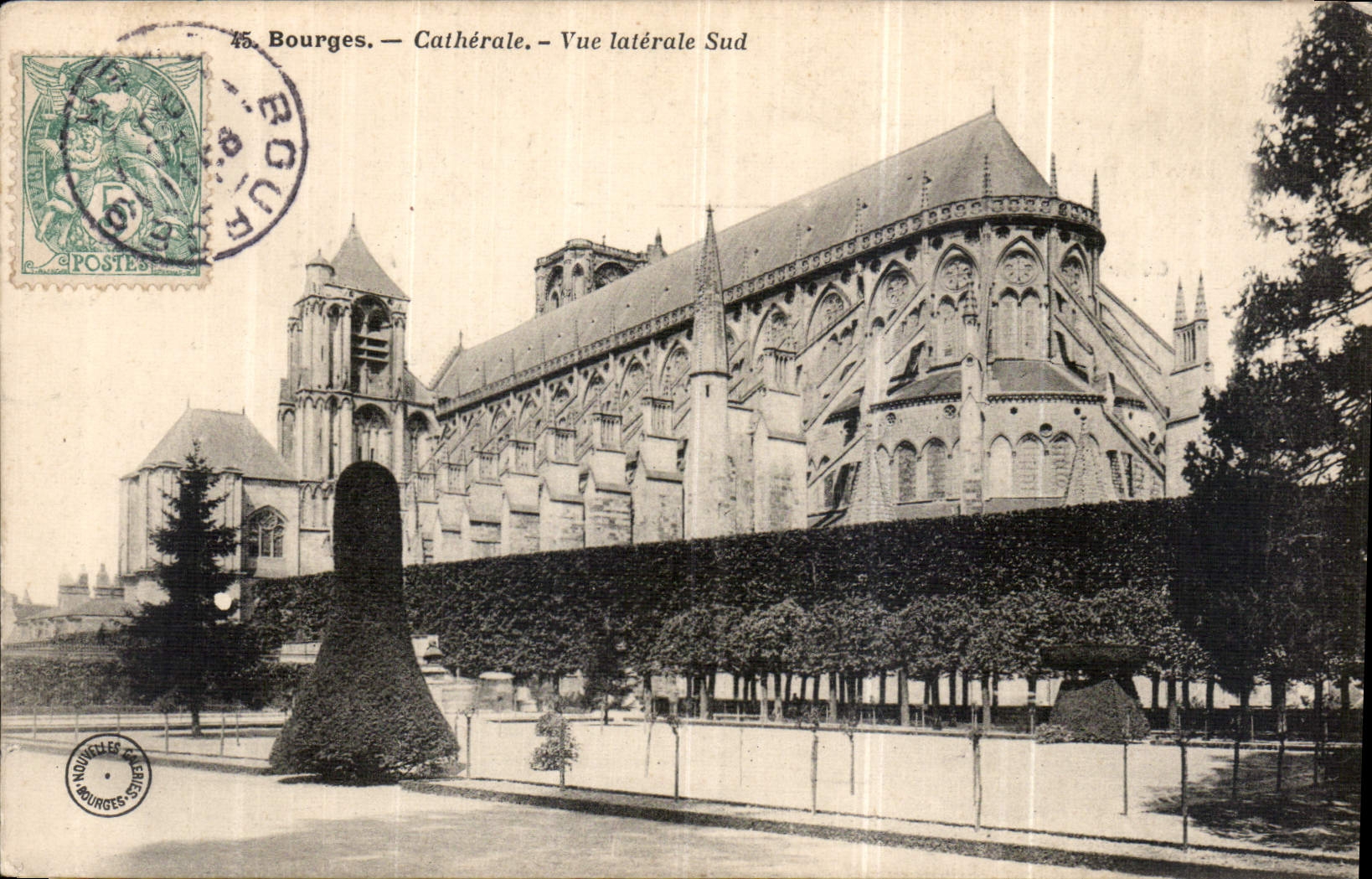 CPA Bourges Cathedrale Vue laterale Sud 