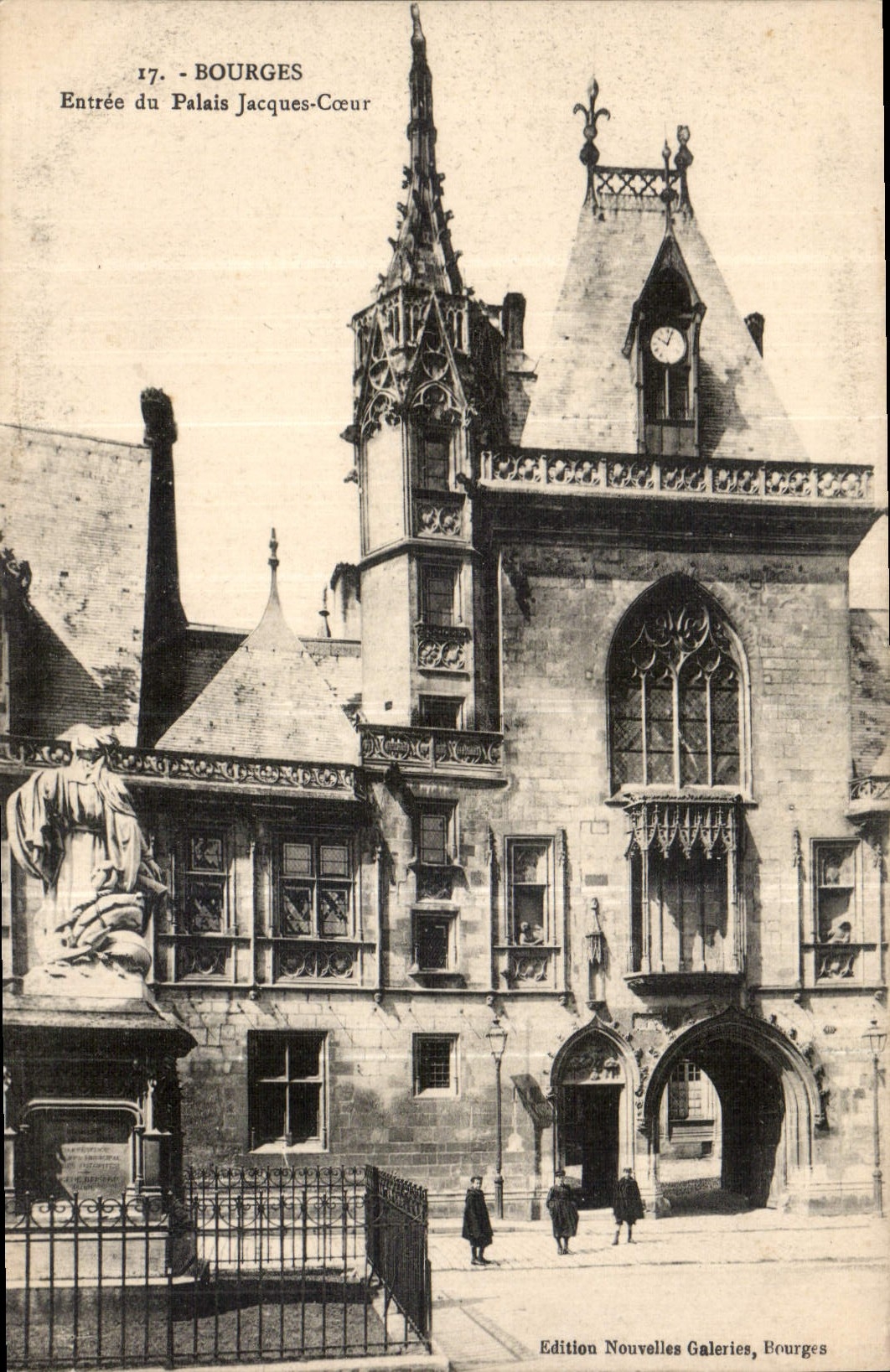 CPA Bourges Entree du Palais Jacques Coeur 