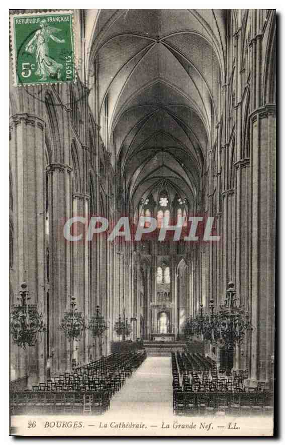 CPA Bourges La Cathedrale La Grande Nef 