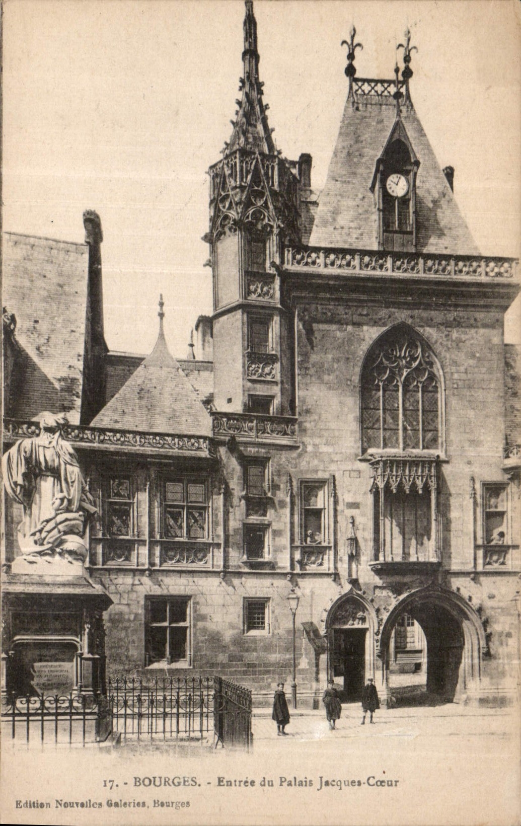 CPA Bourges Entree du Palais Jacques Coeur 
