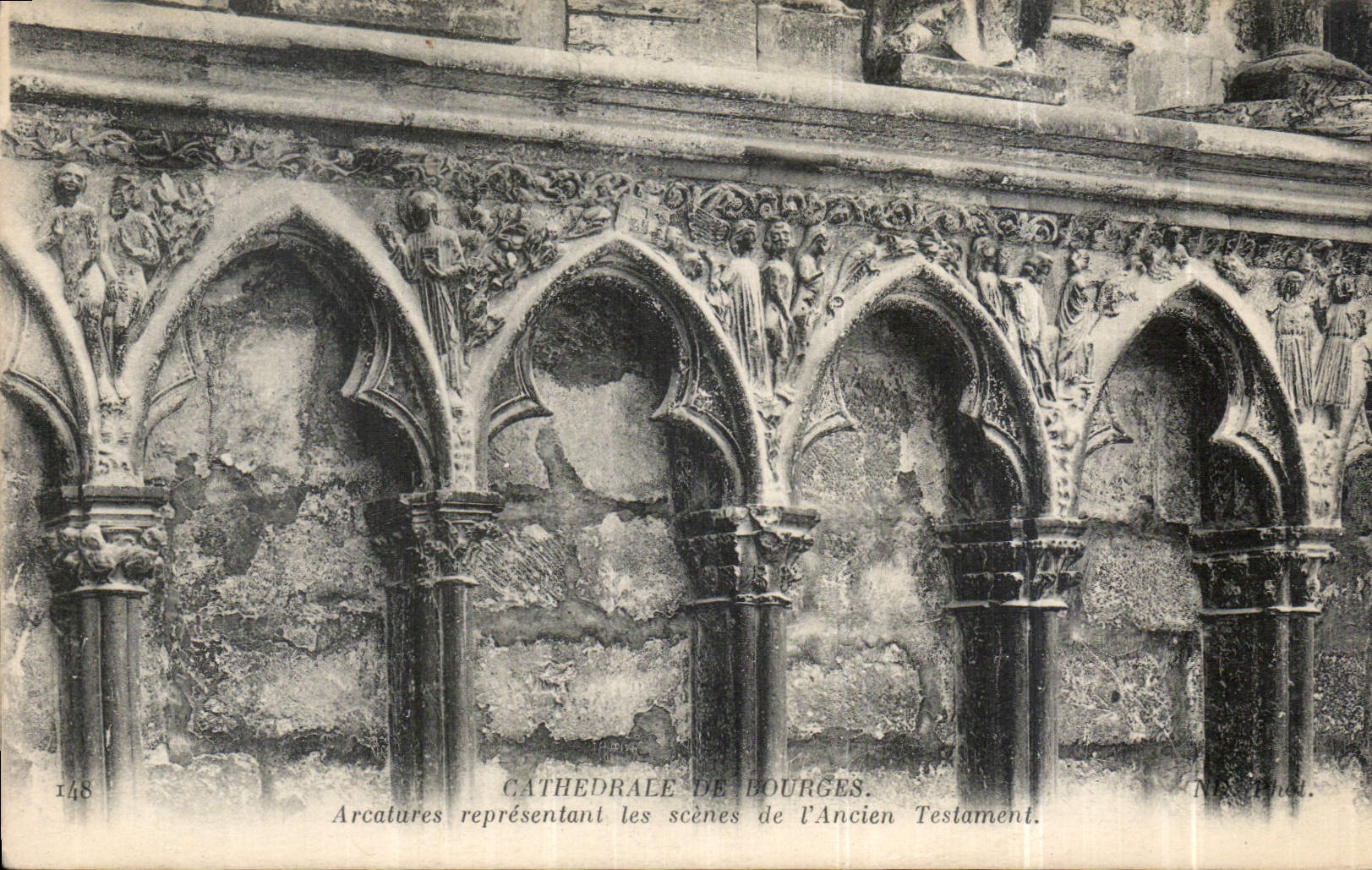 CPA Cathedrale de Bourges Arcatures representant les scenes de l'Ancien Testament 