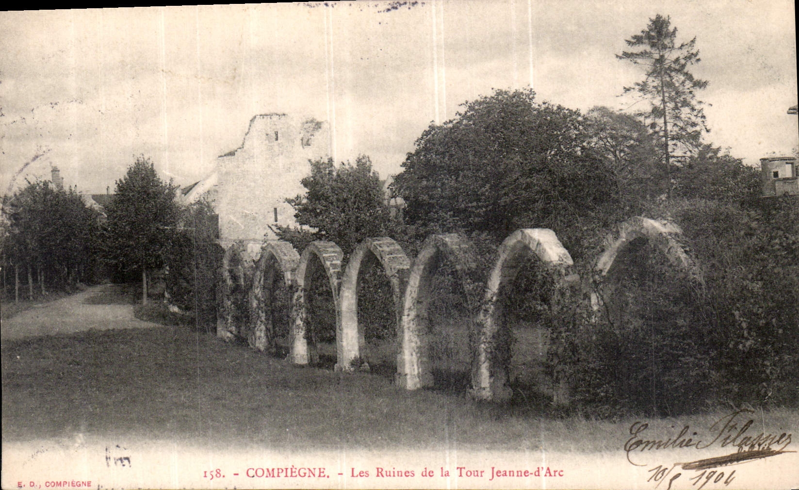 CPA Compiegne Les Ruines de la Tour Jeanne D'Arc 