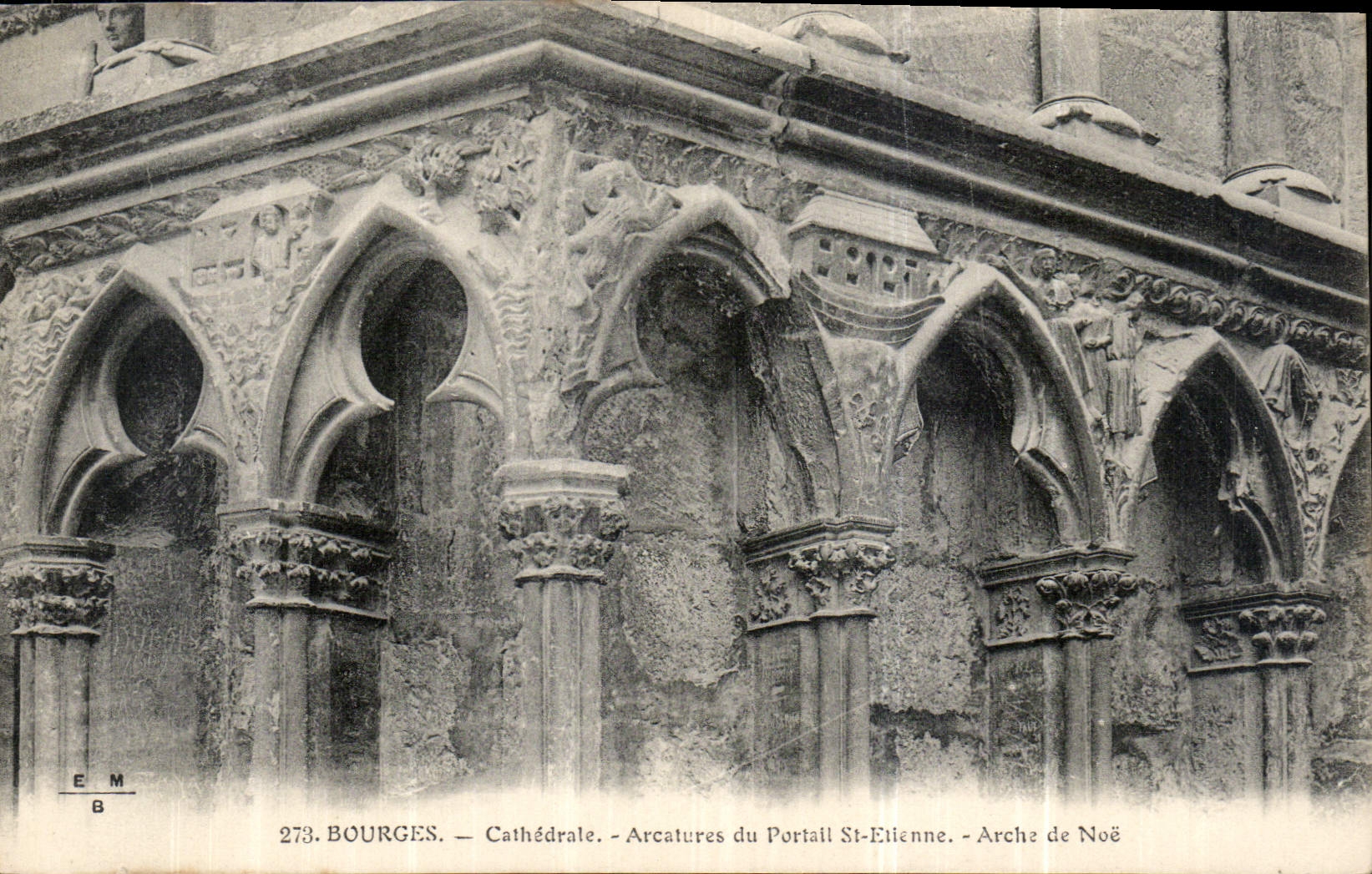 CPA Bourges Cathedrale Arcatures du Portail St etienne Arche de Noe 
