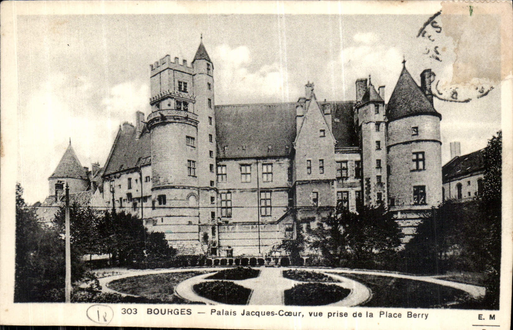 CPA Bourges Palais Jacques Coeur vue prise de la Place Berry 