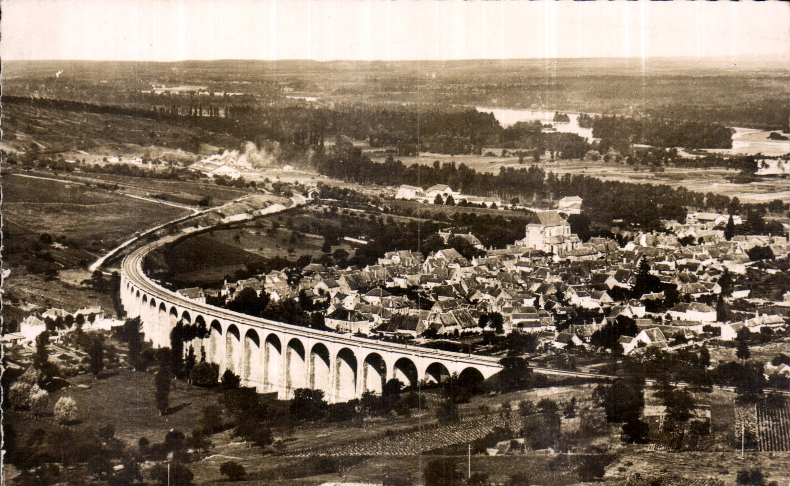 CPA Sancerre Cher Le Viaduc et Saint Satur. 