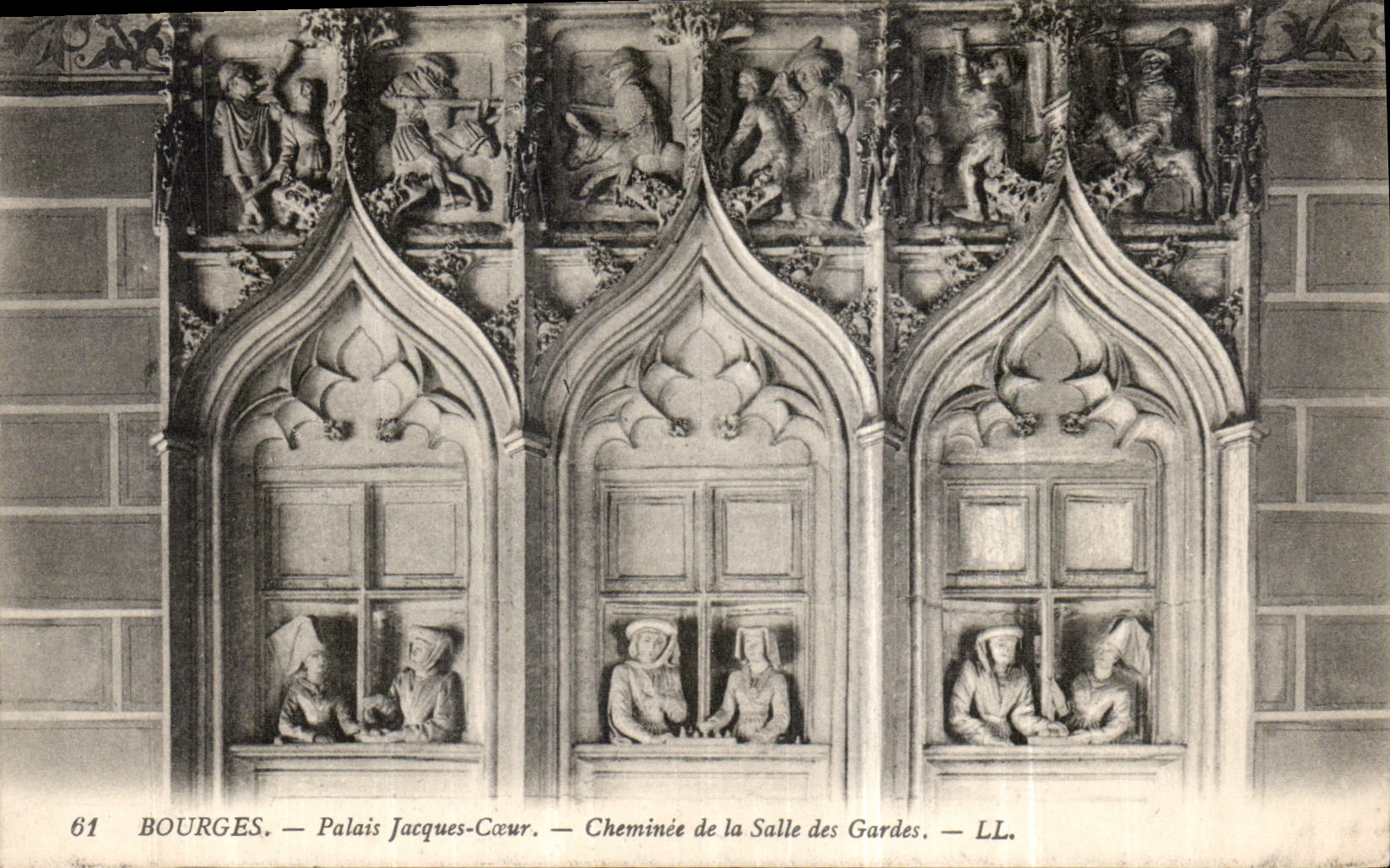 CPA Bourges Palais Jacques Coeur Cheminee de la Salle des Gardes 