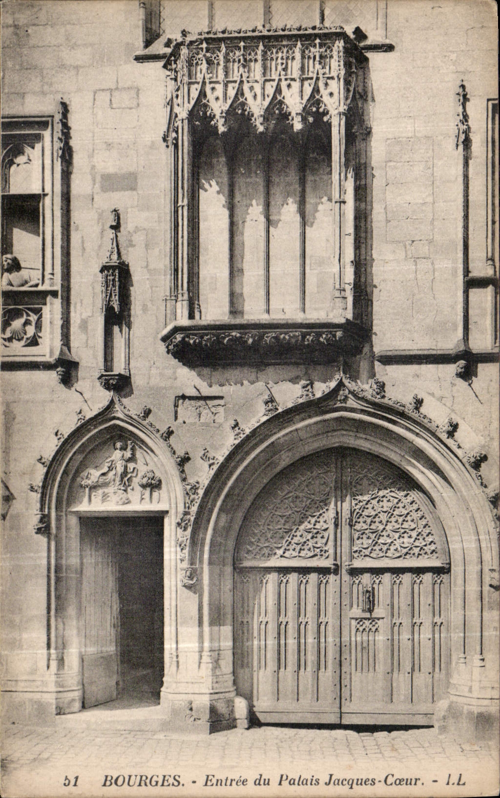 CPA Bourges Entree du Palais Jacques Coeur 