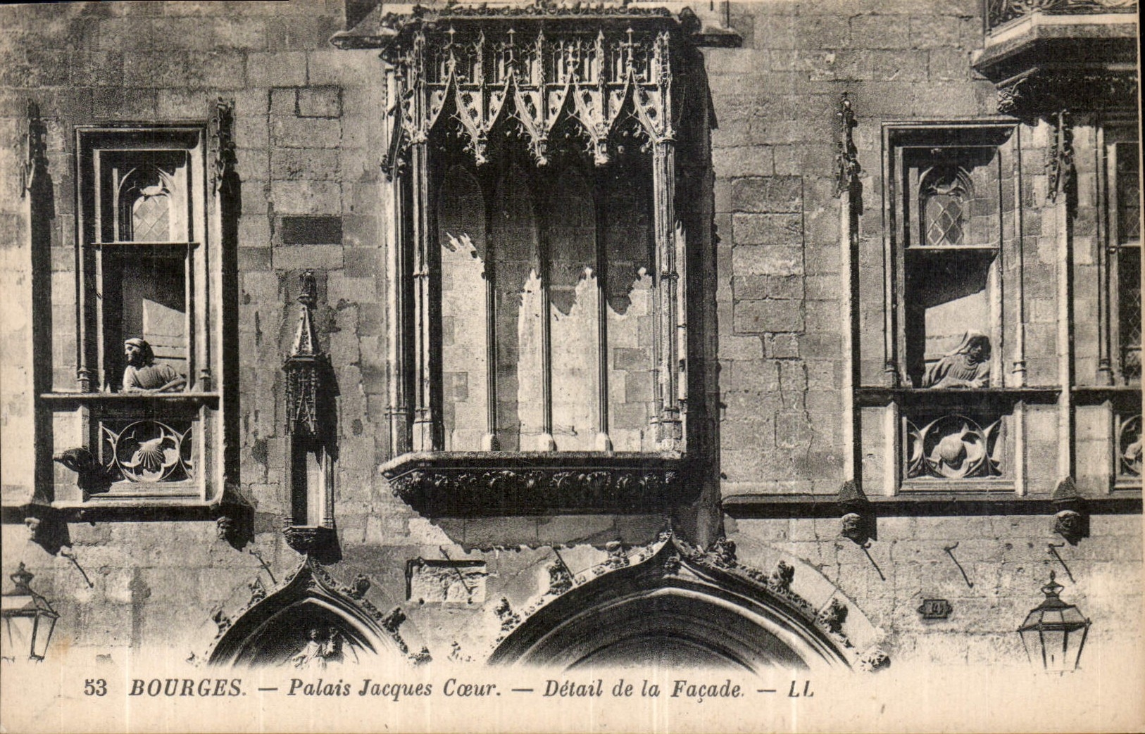 CPA Bourges Palais Jacques Coeur Detail de la Facade 