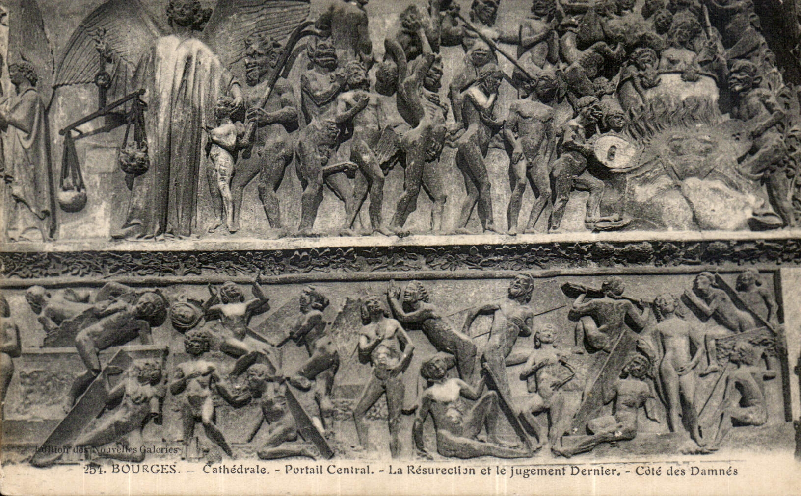 CPA Bourges Cathedrale Portail Central La Resurection et le jugement Dernier Cote des Damnes Diable